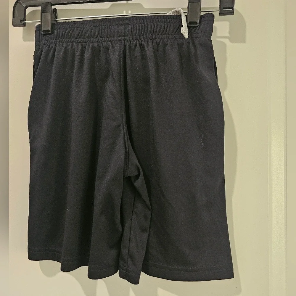 Under Armour‎ Boys Black Loose Fit Athletic Shorts Logo YSM Small